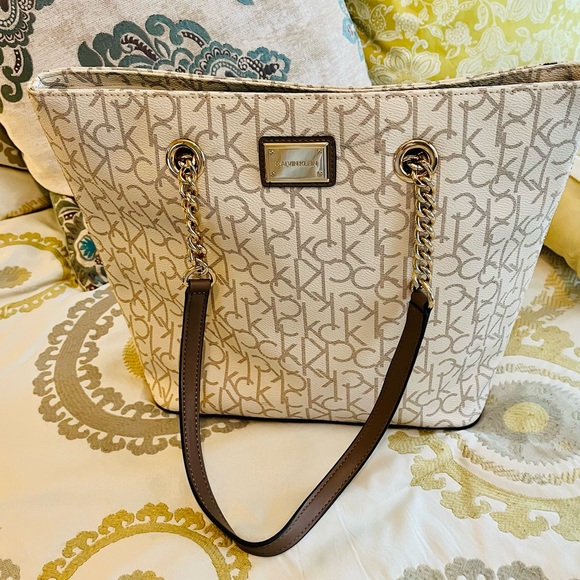 Calvin Klein Ivory and Taupe Initial handbag - Picture 1 of 8